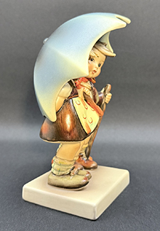 Side view of figurine.