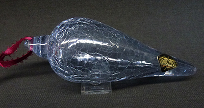 Side view of ornament.